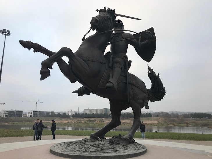 Kaunas in Art – so close, so far?