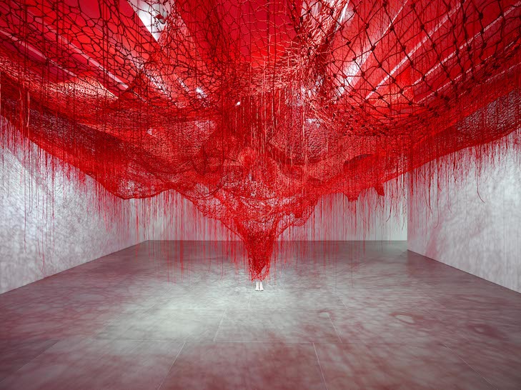 Chiharu Shiota 4 Me Somewhere Else, 2018 | Installation: red wool, rope, plaster | Blain | Southern, London, UK |Photo by Peter Mallet; courtesy of the artist and Blain | Southern | Copyright VG Bild-Kunst, Bonn, 2019 and the artist