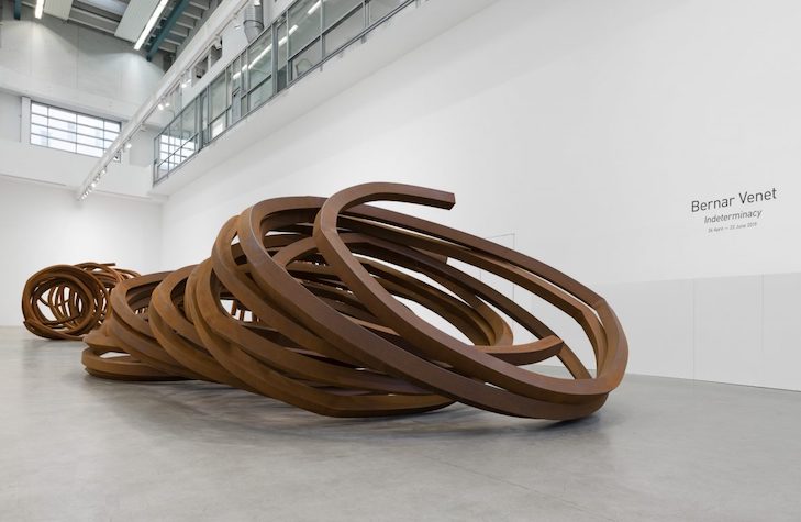 Installation view - Bernar Venet, “Indeterminacy”, 2019 // Courtesy the artist and Blain Southern, Berlin // Photo: Trevor Good