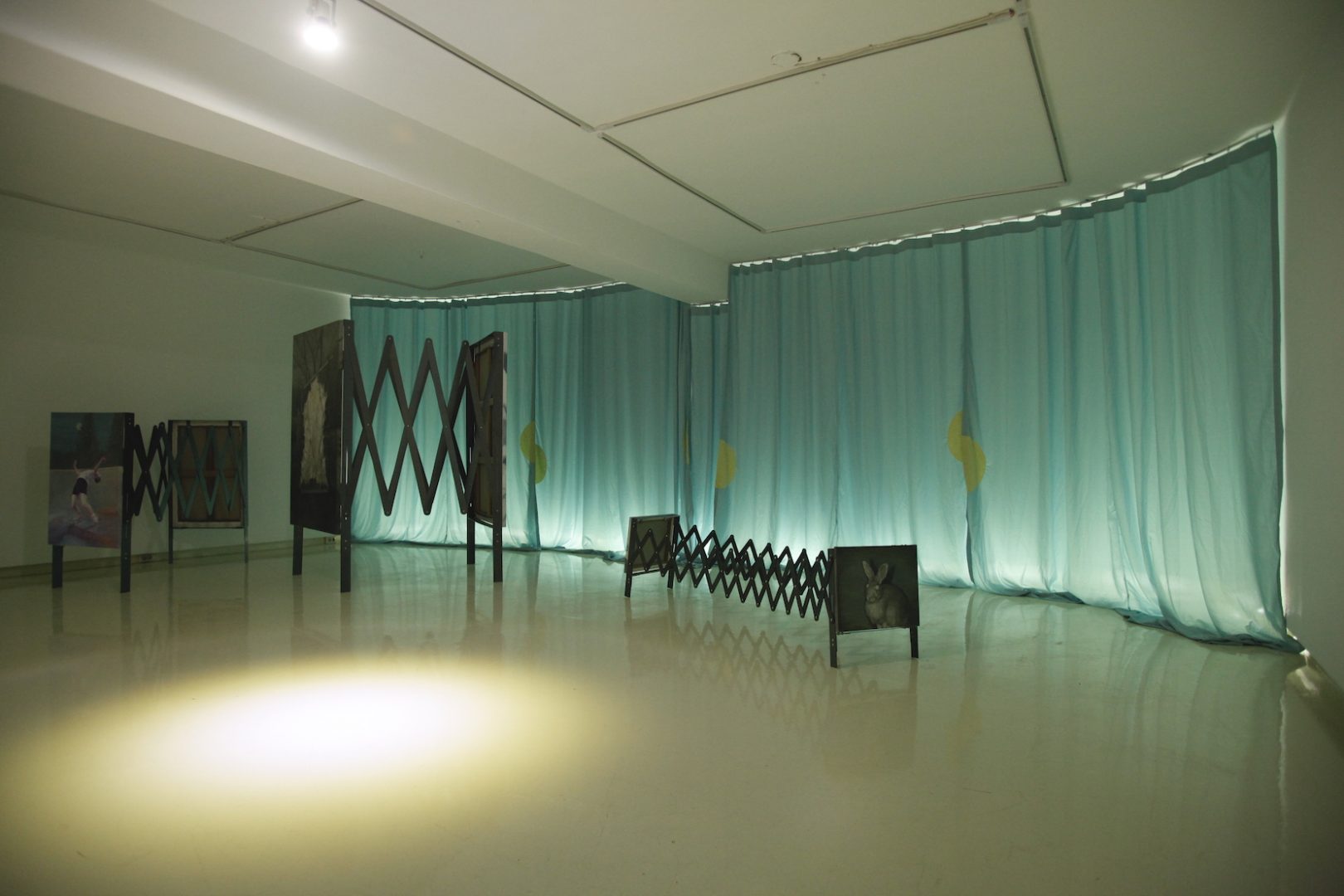 Hyelim Cha, tango rule of prime number, oil on canvas, retractable steel structure variable dimensions, 2013