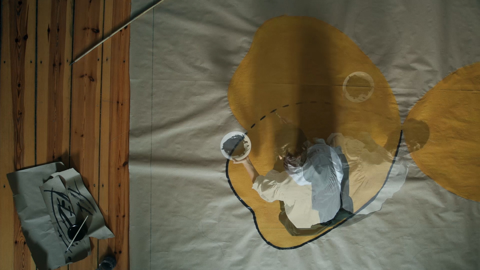 Filmstill, Jenseits des Sichtbaren, Hilma malt 