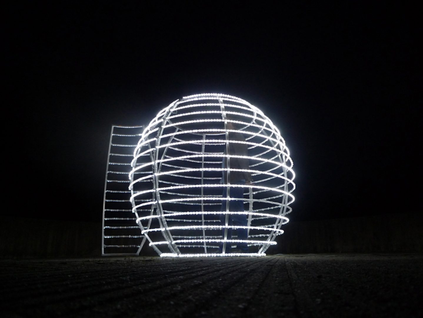 JEANNE SUSPLUGAS 15 Jeanne Susplugas, Light House III, 2013, led, aluminium. © Jeanne Susplugas