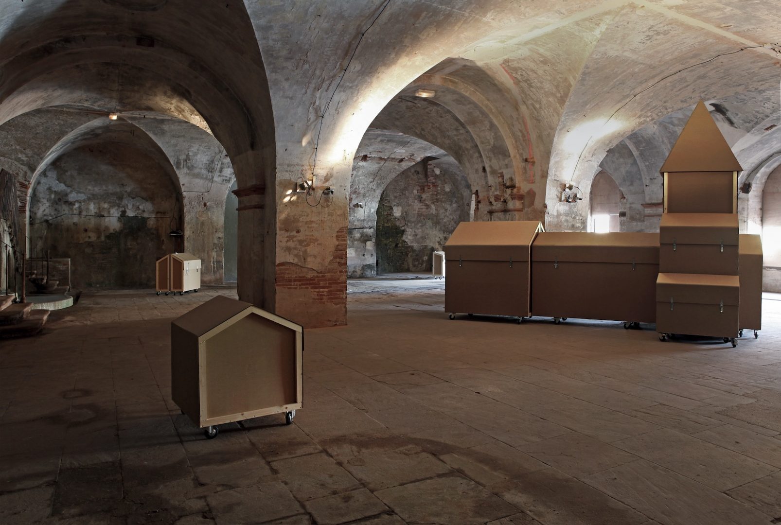 JEANNE SUSPLUGAS 18 Jeanne Susplugas, All the world's a stage, 2013, mixed media © Jeanne Susplugas