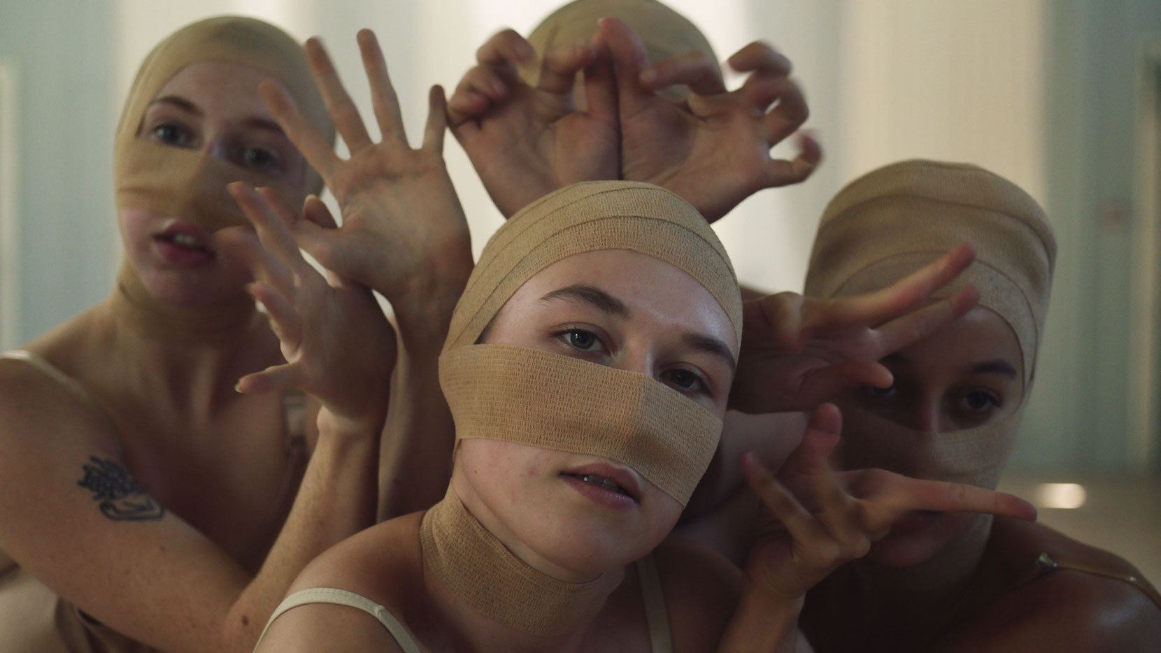 Will & Carly, FilterFace, Filmstill, 2020
