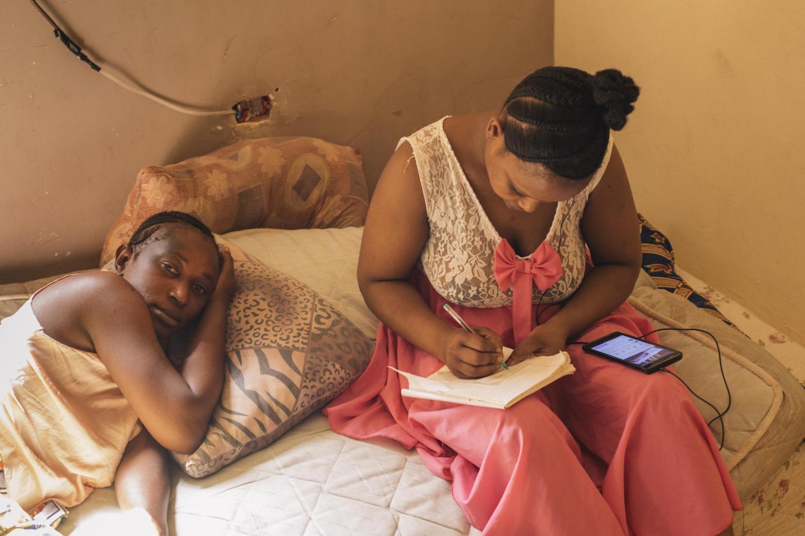 ALINE DESCHAMPS 15 ALINE DESCHAMPS 13