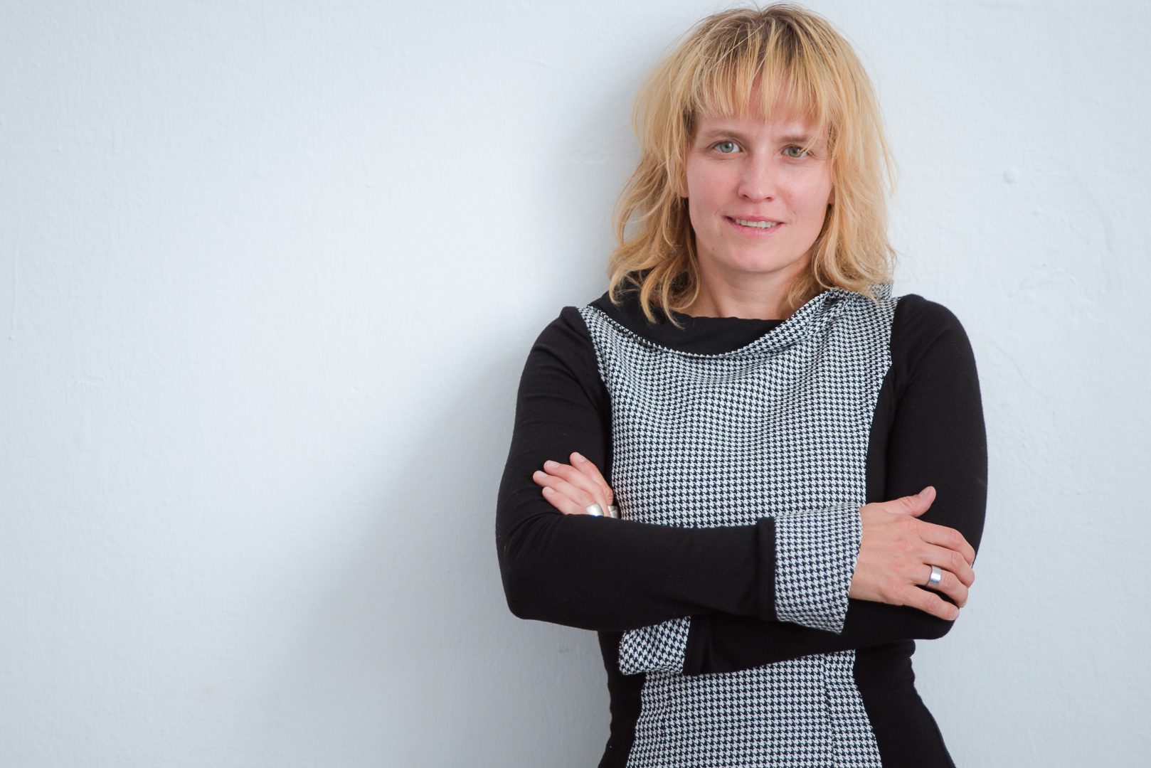 SHARON PAZ & ELIANNA RENNER 27