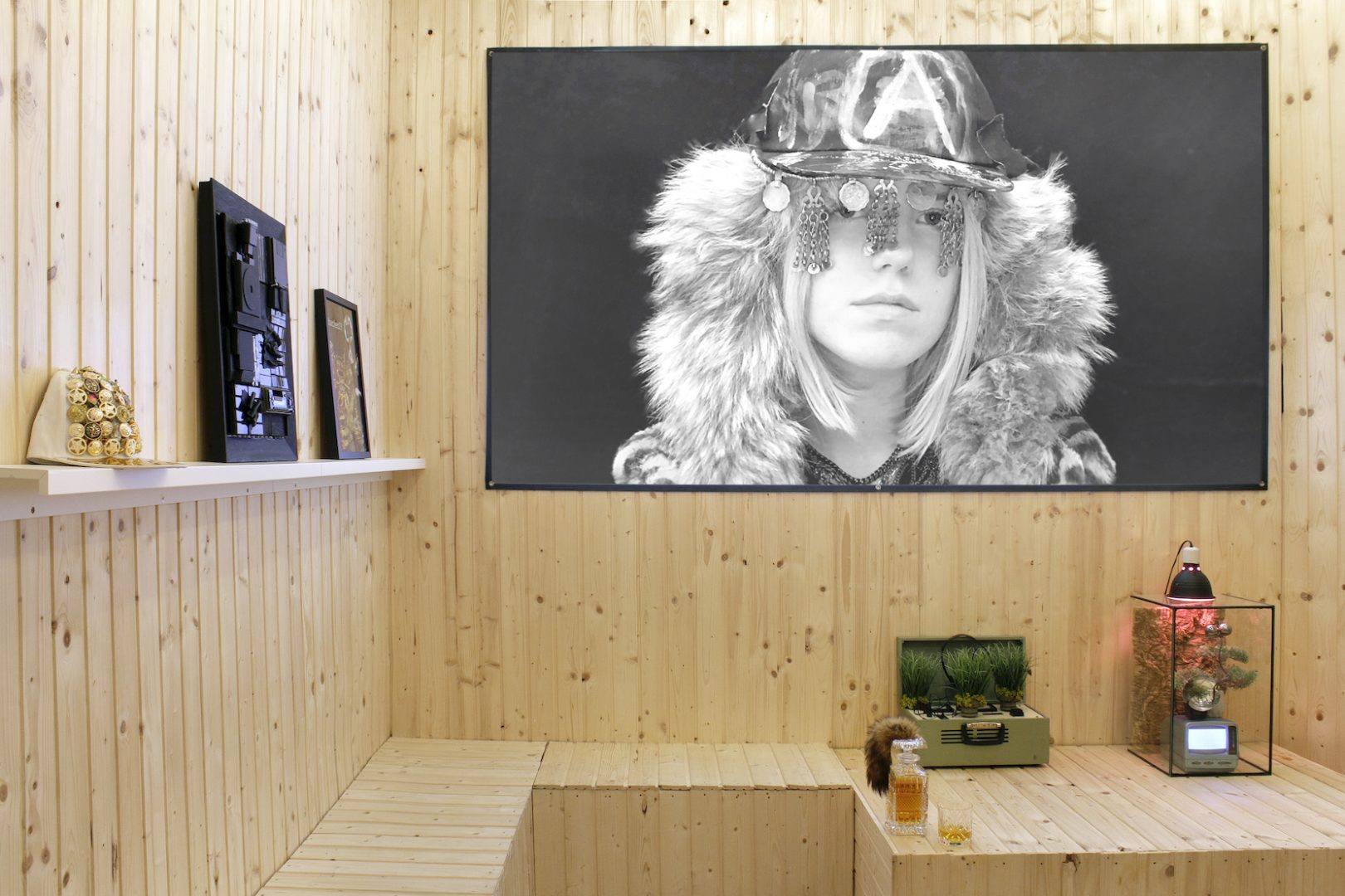 NINA E. SCHÖNEFELD 13