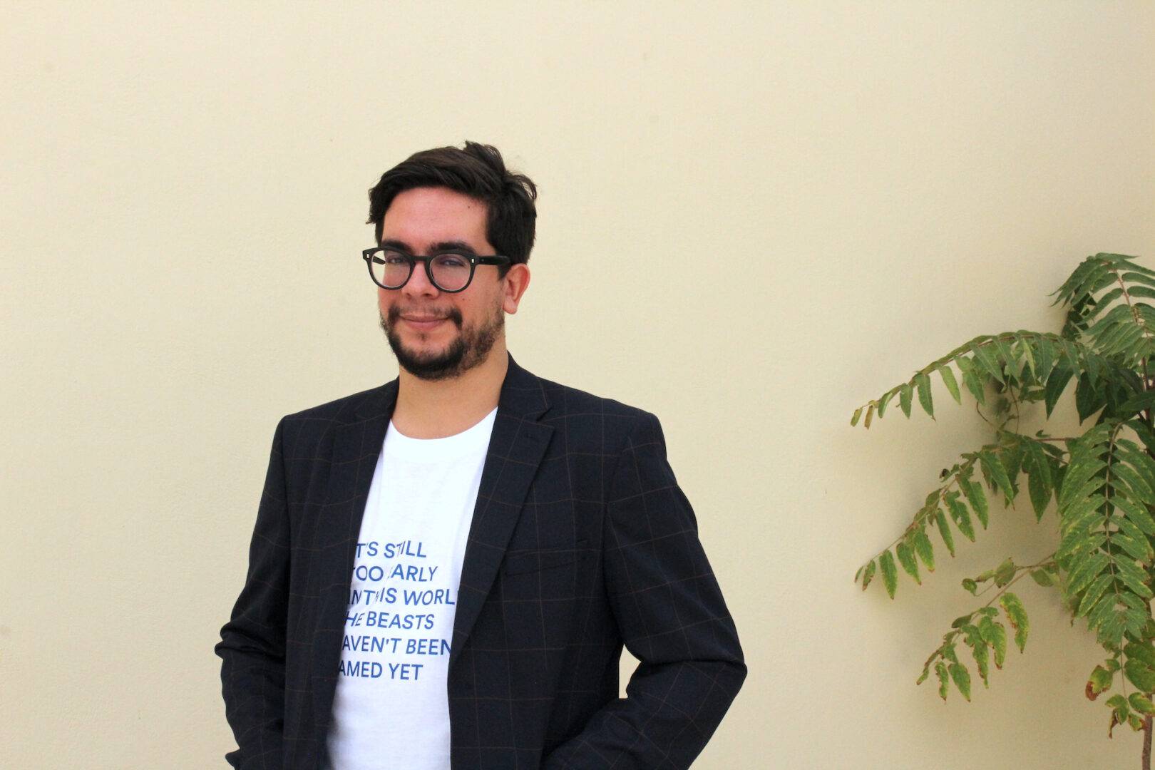 Angelos Papadopoulos Interview—Radium Palace (K-Gold, Lesvos) 3 Angelos Papadopoulos bei ‚Radium Palace‘, Lesvos – durational performance, K-Gold Temporary Gallery, 2022“