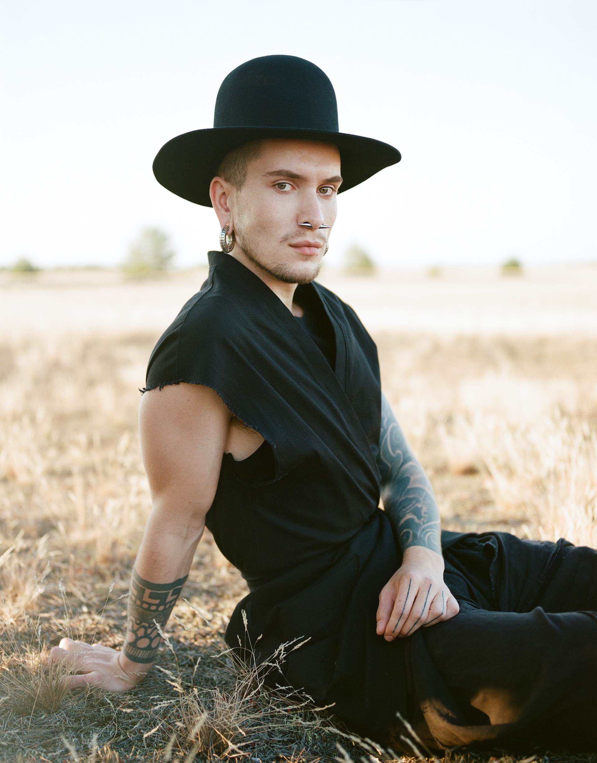 Ugne,(2020), The mysterious Ugne portrayed in a construction site || Eglantina, (2021), The dancer Eglantina Turku performing for the camera || Benas,(2021), Photographer and singer Benas Bar portrayed in the Brandeburg desert GØNEJA ✷ 10