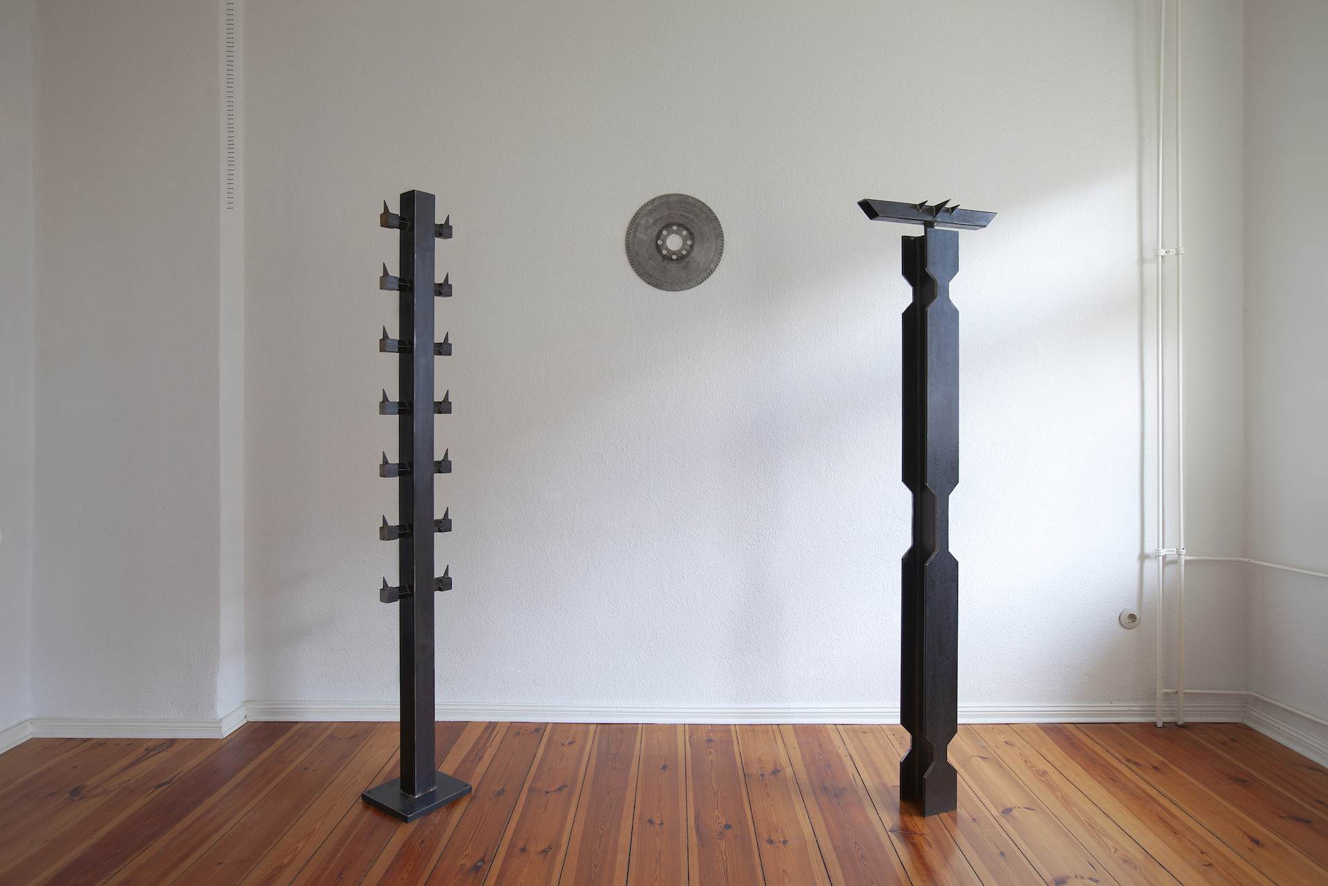 Untitled & Spirit Taurus (2021), Totemic sculptures made with left-overs of metal pieces used in construction Gia, (2021), Body-positive studio portraits of techno DJ Gia - Inkjet print on aluminium plate, green wood shadow box frame, 49 x 62 x 4 cm ||Métaraph, (2021), Artist portrait of the idiosyncratic DJ and performer Métaraph. - Inkjet print, 82 x 95 cm || Untitled & Spirit Taurus (2021), Totemic sculptures made with left-overs of metal pieces used in construction. - Steel, 191 x 24 x 24 cm -
Steel, 183 x 50 x 15 cm all by Gøneja*