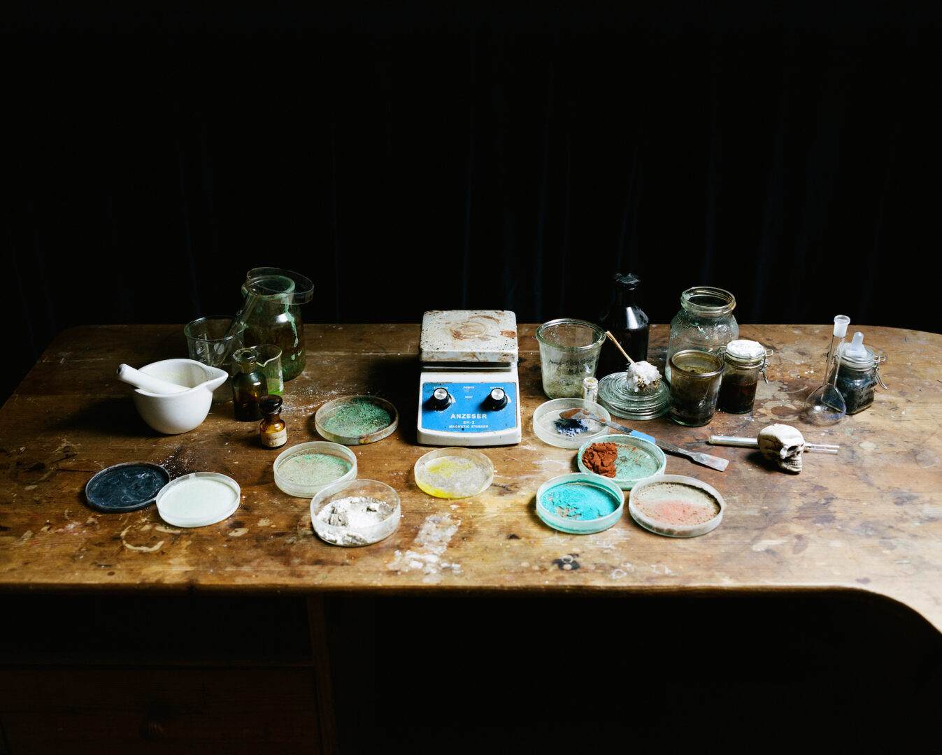 Stefan: Veritas, (2020), Domestic chemical laboratory as a symbolic motif GØNEJA ✷ 5