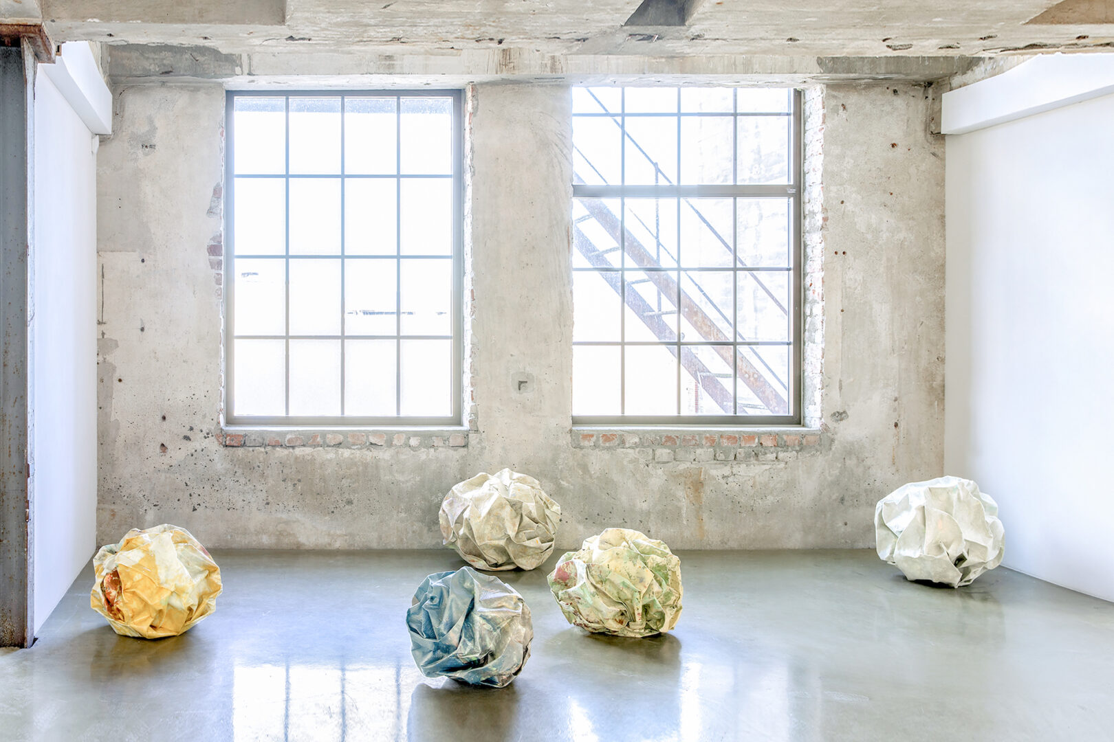 MARTINE POPPE 11 Martine Poppe, 2022 Girl meets girl, Vestfossen Kunstlaboratorium, installation shot with sculptures