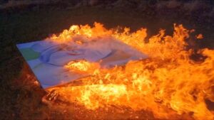 coeur & art 4 UWE HENNEKEN: Into the Fire
